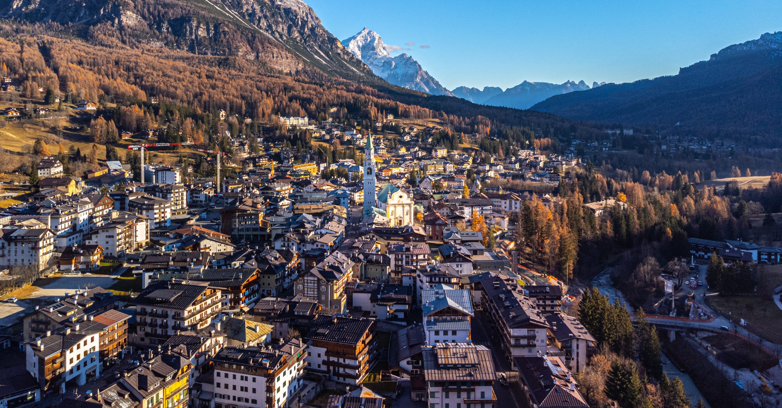 Cortina,D,Ampezzo,In,The,Dolomites,Italian,Alps,-,Aerial affitti brevi Cortina d'ampezzo